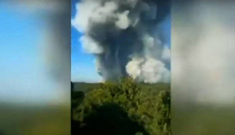 VIDEO Eruptirao vulkan u Indoneziji, nalazi se blizu trećeg najvećeg grada